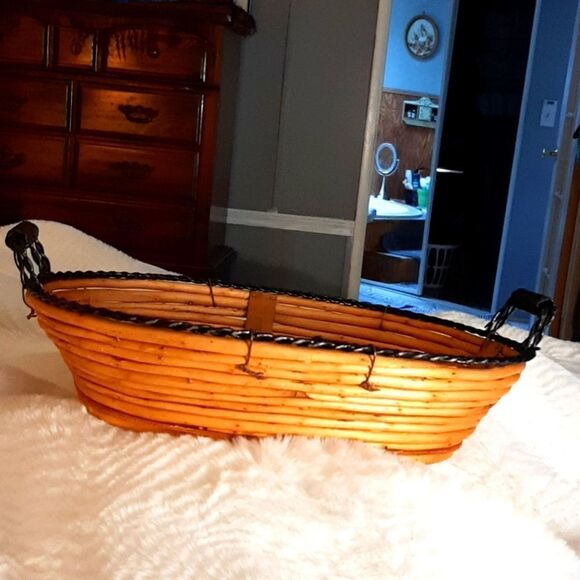 Wooden Serving Basket / Metal Handles - Picture 10 of 10